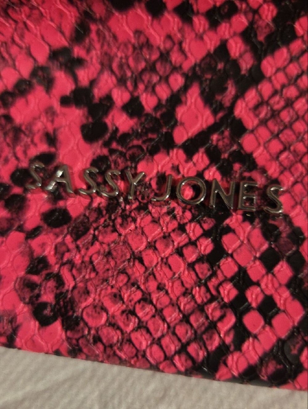 Sassy Jones Hot Pink & Black Snakeskin Crossbody Bag - Picture 3 of 10